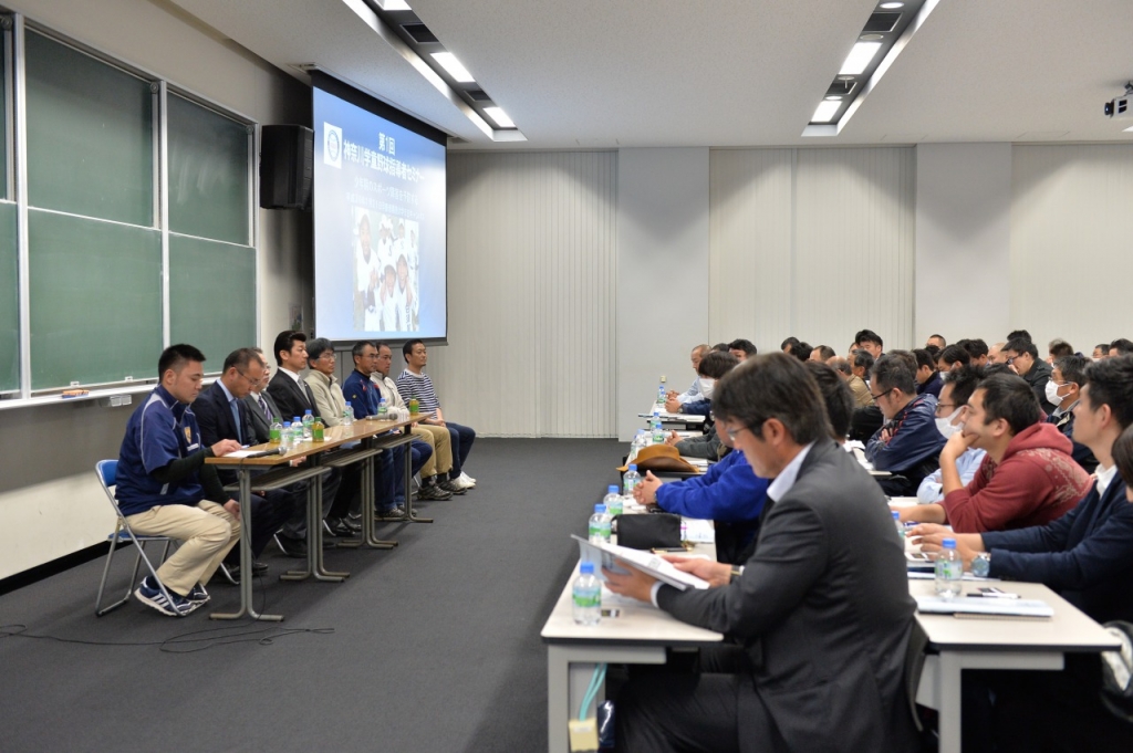 上田先生に急きょ指名された指導者の方々も登壇して頂き、ディスカッション